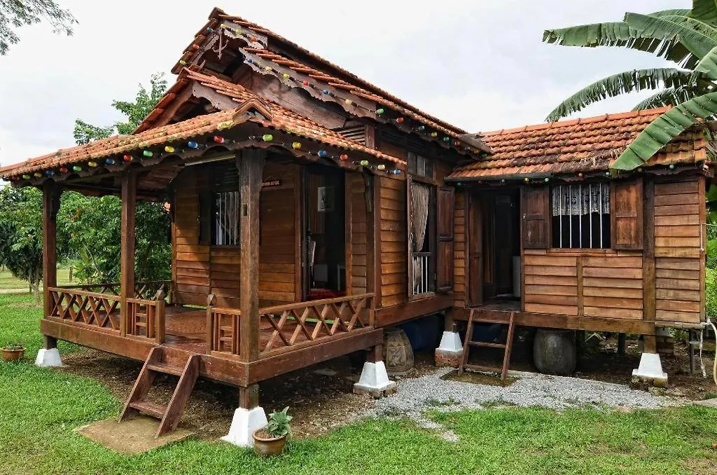 Oyo Home 90745 Desa Balqis Beach Resort Malacca 2*,  Μαλαισία