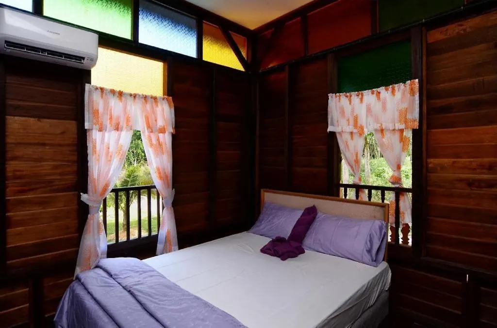 Oyo Home 90745 Desa Balqis Beach Resort Malacca 2*,  Μαλαισία