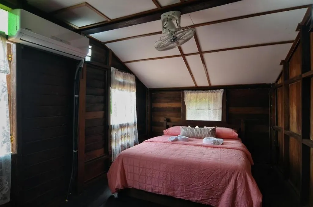 Oyo Home 90745 Desa Balqis Beach Resort Malacca Ξενοδοχείο
